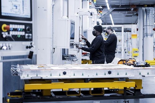 繼續(xù)擴大版圖 奔馳美國電動化圖鑒